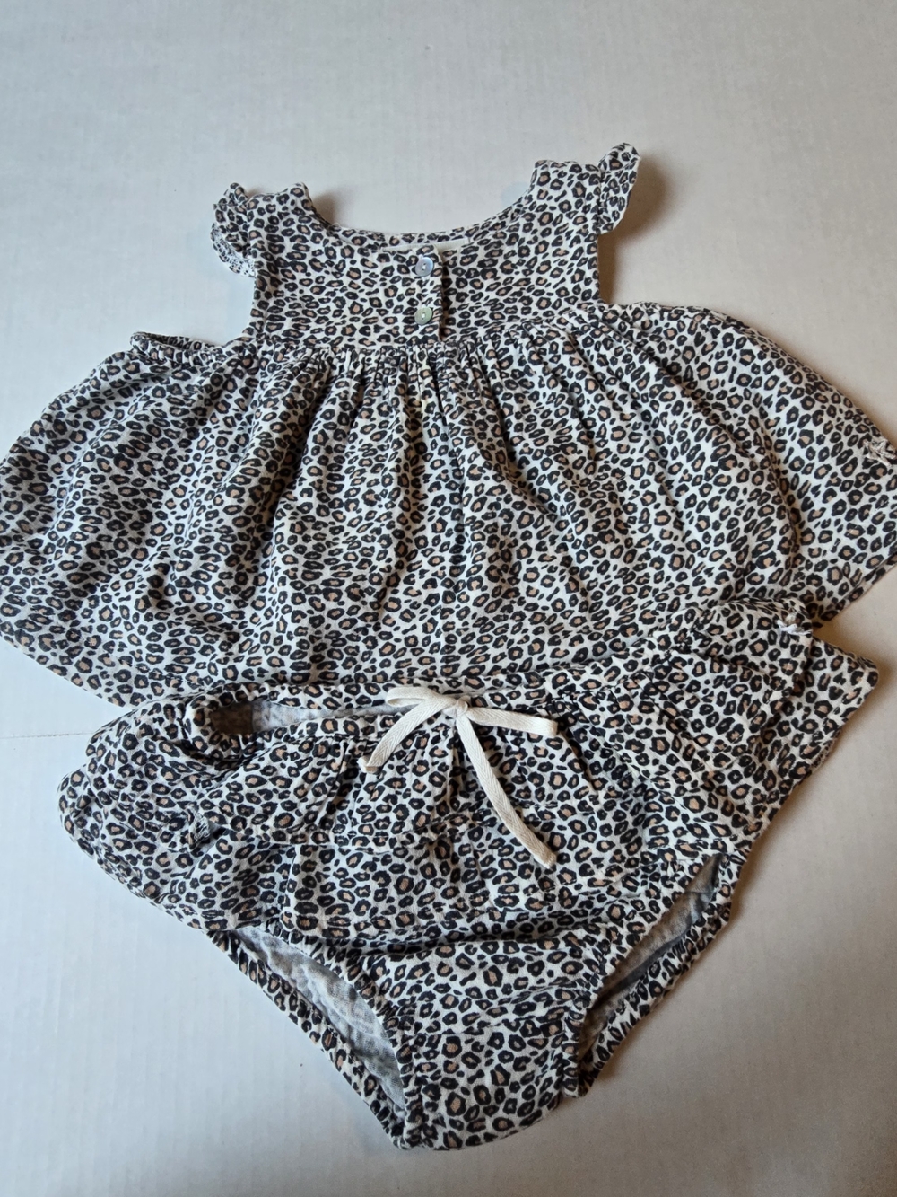 Tocoto Vintage Baby Girl Leopard Print Ruffle Top & Bloomer Set